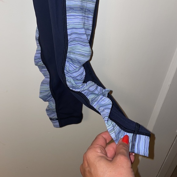 Lululemon Work out tights. Size 4 (worn once) - Picture 11 of 12